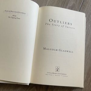 OUTLIERS Book by Malcolm Gladwell used no cover book